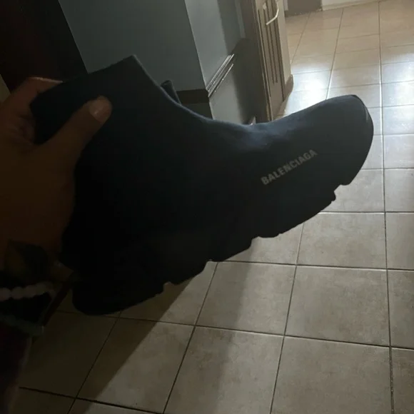 Shoes - Picture 2 of 2